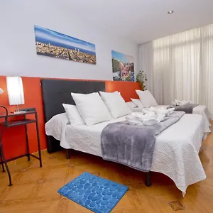 2* Pensión Centre
