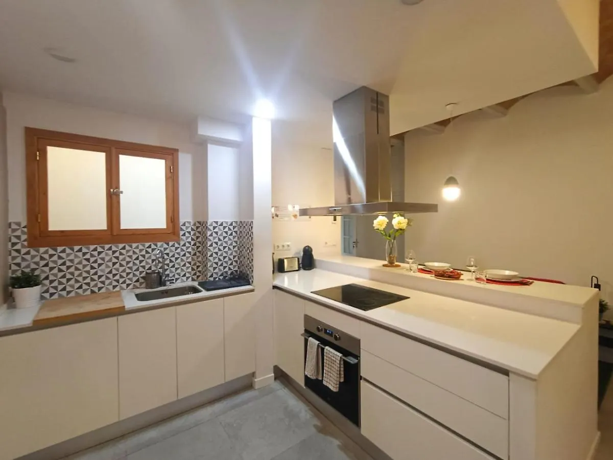 Private Rooms In Gothic Barcelona Hostel